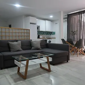 j-e-mlaga-center-apartamentos.hotelsinnerja.org/